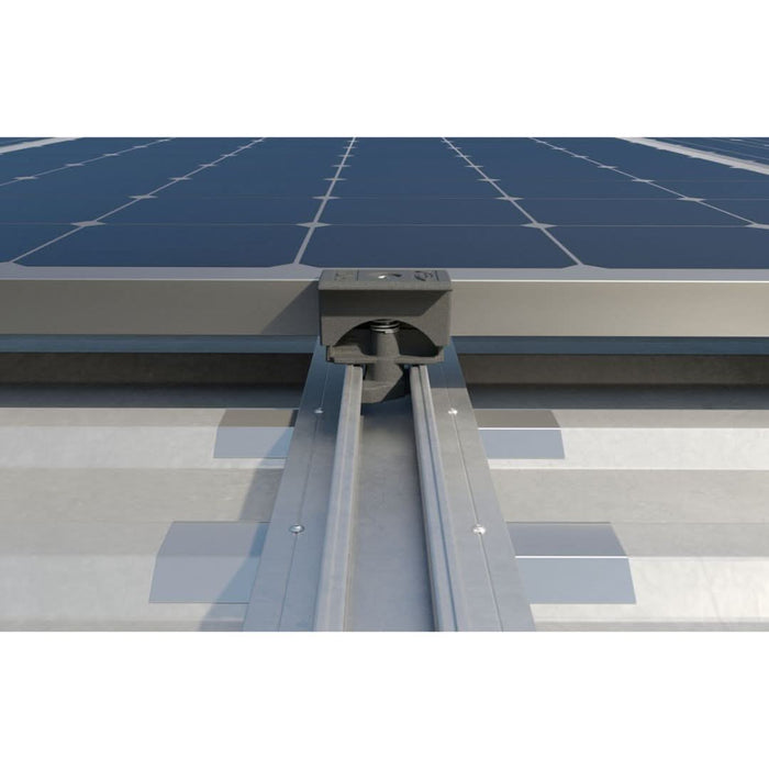 Abrazadera o grapa central univeral para módulos fotovoltaicos PMC-U fischer (10 unidades) color negro - fischer Shop