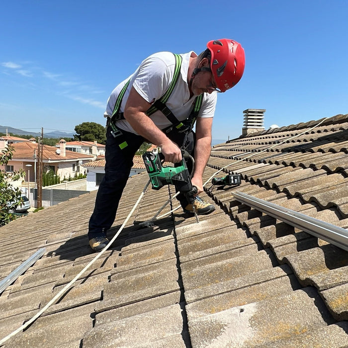 Broca fischer SDS Pointer U 16/200/260 para teja en instalación solar - fischer Shop